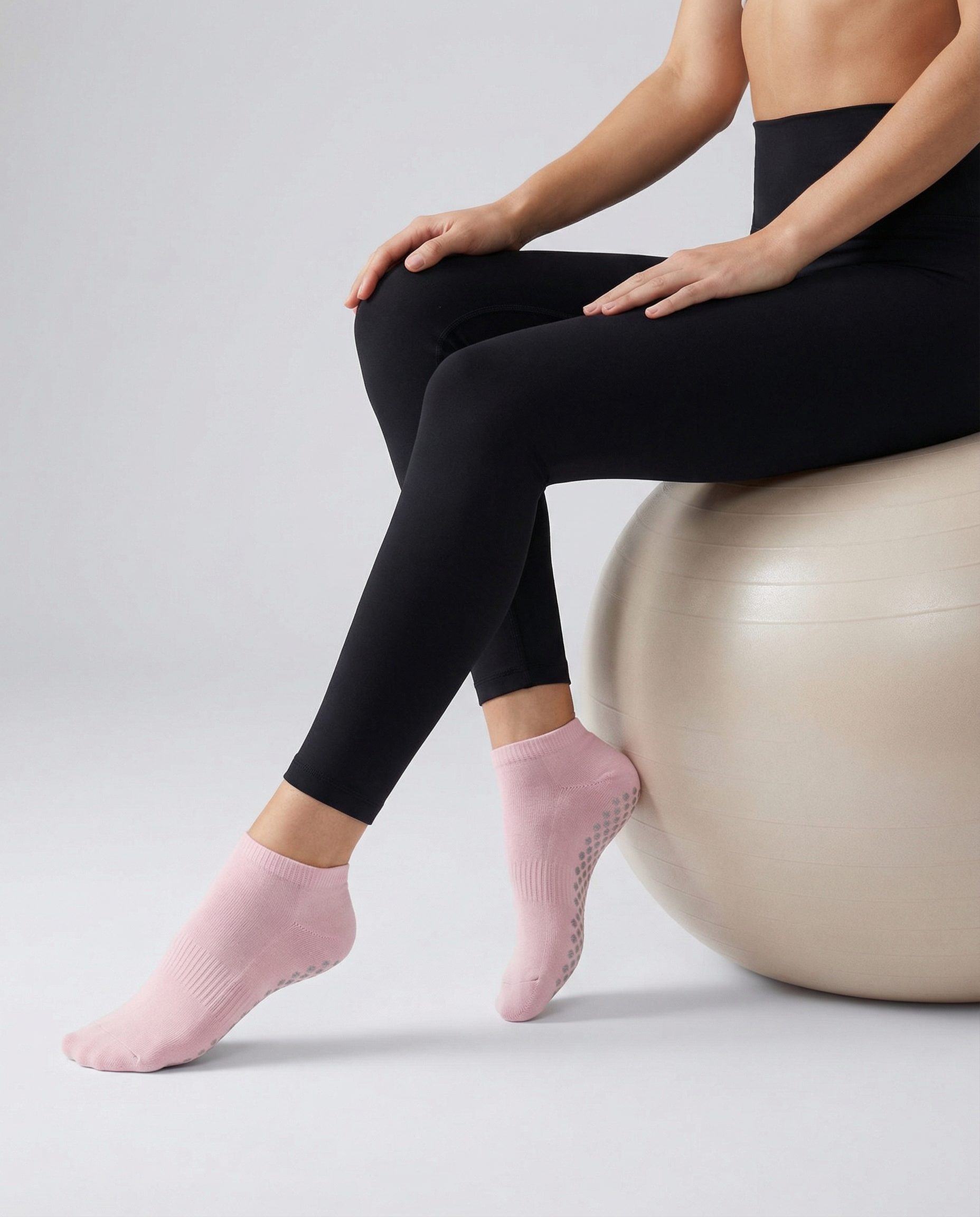 BELINO Women's StudioGrip Anti-Slip Socks – 4 Pack